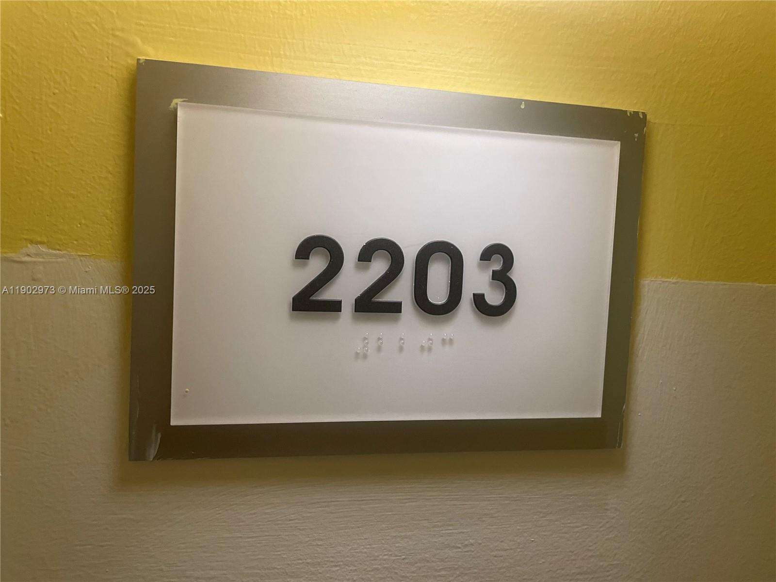 Icon Brickell 3 at Miami, FL 33131 - For Sale photo 3