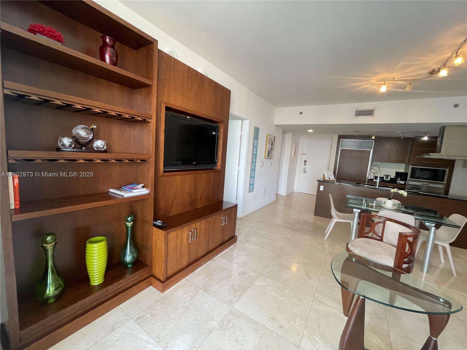 Icon Brickell 3 at Miami, FL 33131 - For Sale photo 9
