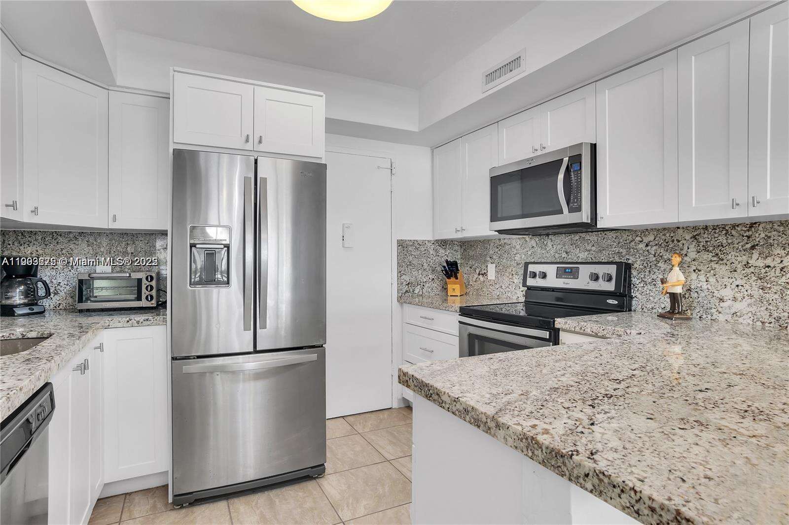 Alexander Towers at 3505 Ocean Dr, Hollywood, FL 33019 - For Sale photo 5