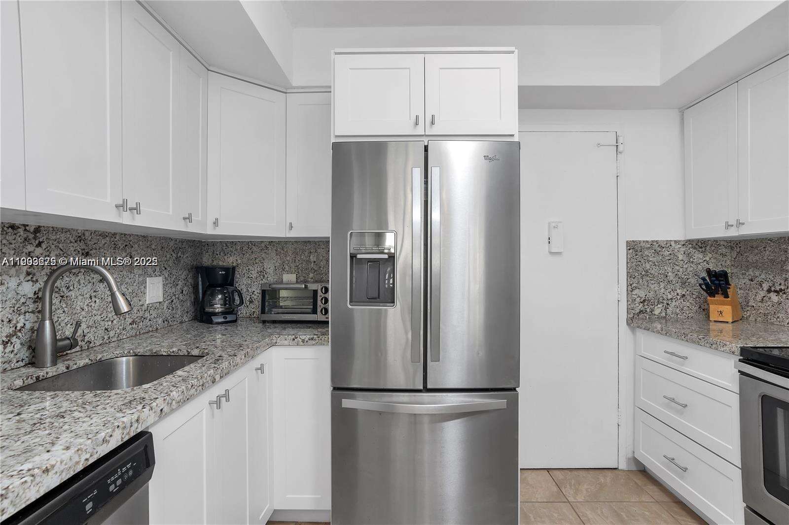 Alexander Towers at 3505 Ocean Dr, Hollywood, FL 33019 - For Sale photo 6