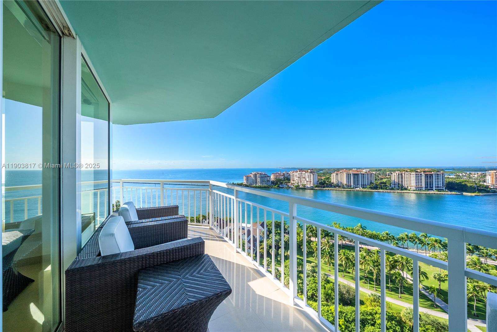 SOUTH POINTE TOWERS CONDO I - 400 Pointe Dr, Miami Beach, FL 33139 | Picture 2