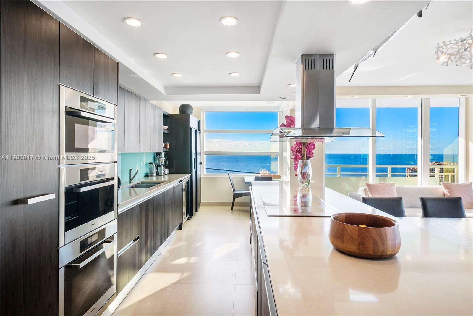 SOUTH POINTE TOWERS CONDO I - 400 Pointe Dr, Miami Beach, FL 33139 | Picture 11