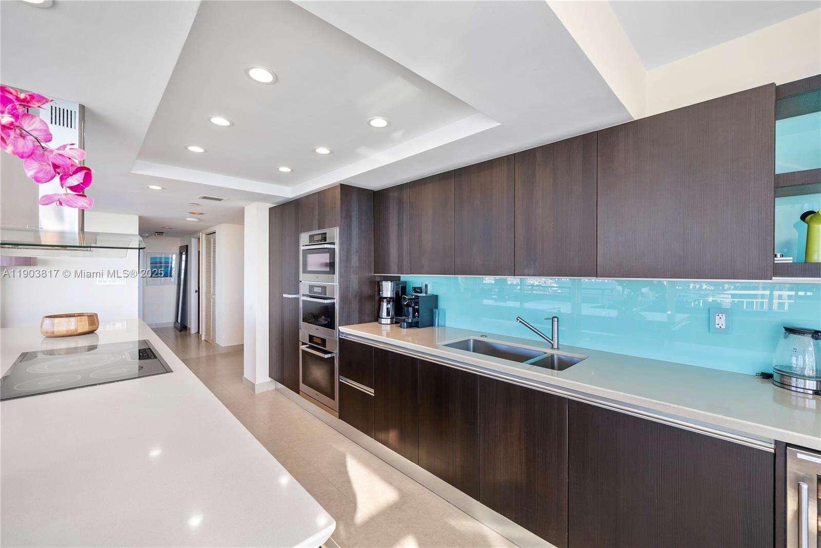 SOUTH POINTE TOWERS CONDO I - 400 Pointe Dr, Miami Beach, FL 33139 | Picture 14