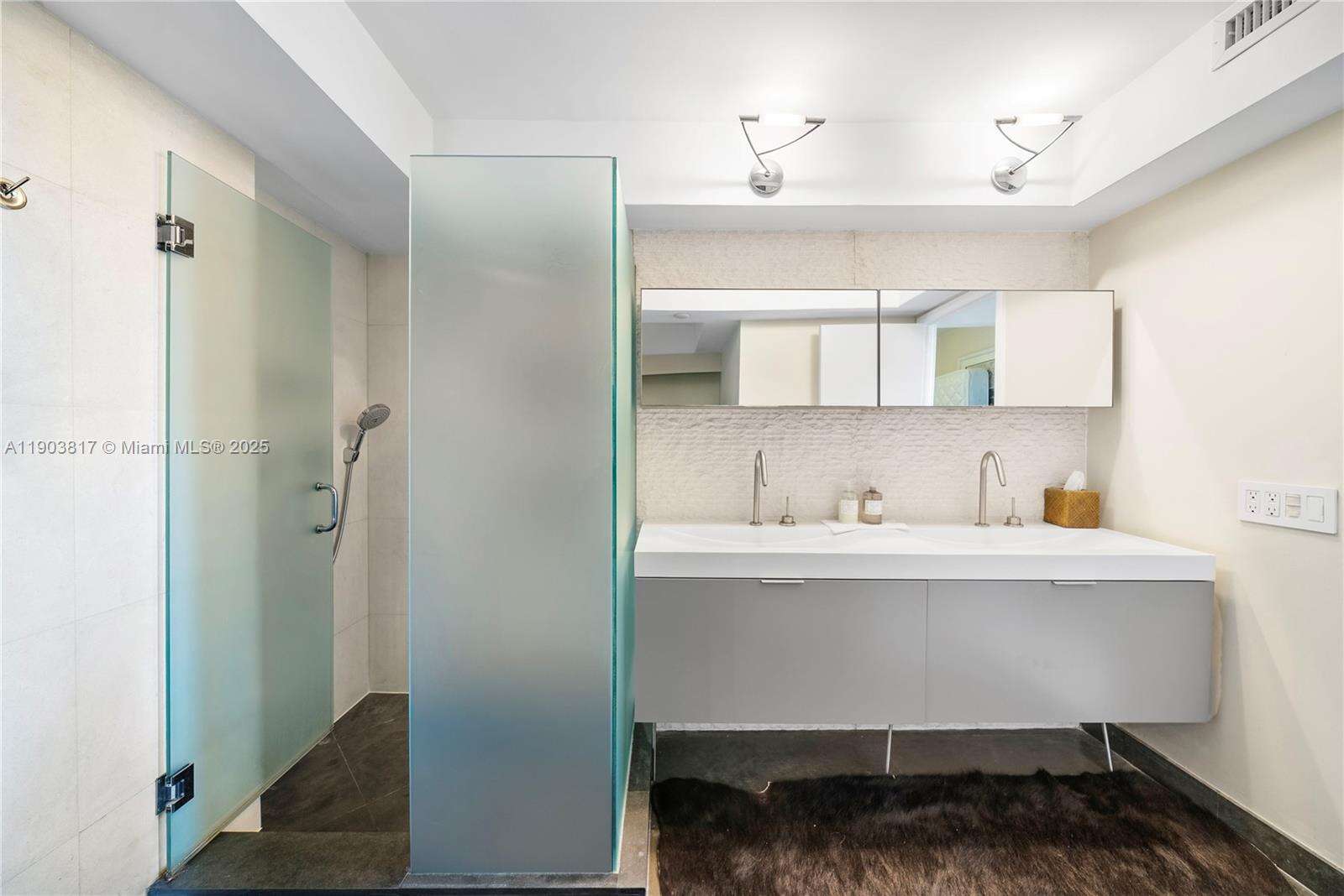 SOUTH POINTE TOWERS CONDO I - 400 Pointe Dr, Miami Beach, FL 33139 | Picture 22