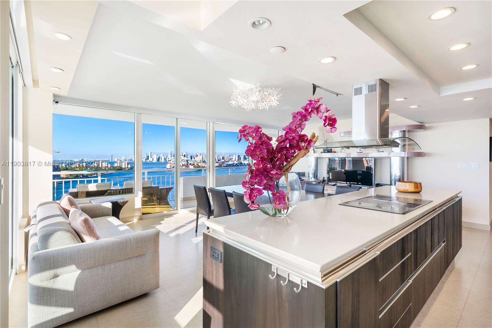 SOUTH POINTE TOWERS CONDO I - 400 Pointe Dr, Miami Beach, FL 33139 | Picture 9