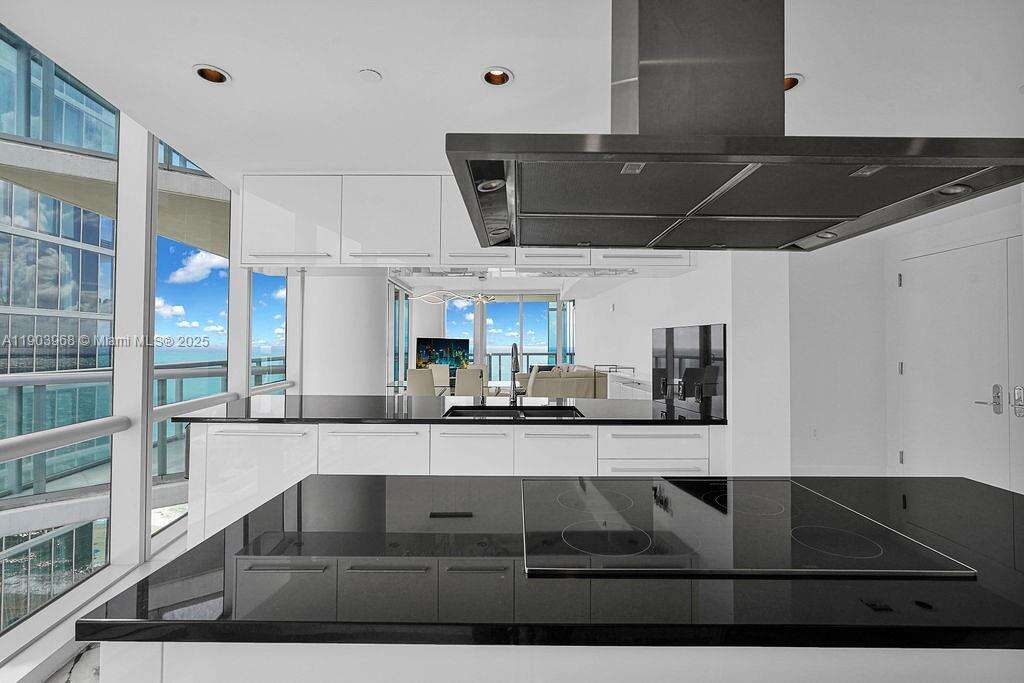 JADE OCEAN - 17121 Collins Ave, Sunny Isles Beach, FL 33160 | Picture 6