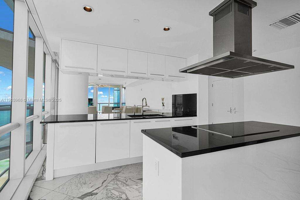 JADE OCEAN - 17121 Collins Ave, Sunny Isles Beach, FL 33160 | Picture 8