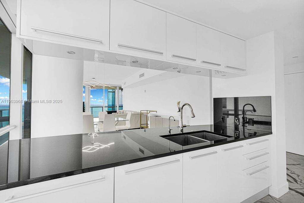 JADE OCEAN - 17121 Collins Ave, Sunny Isles Beach, FL 33160 | Picture 9