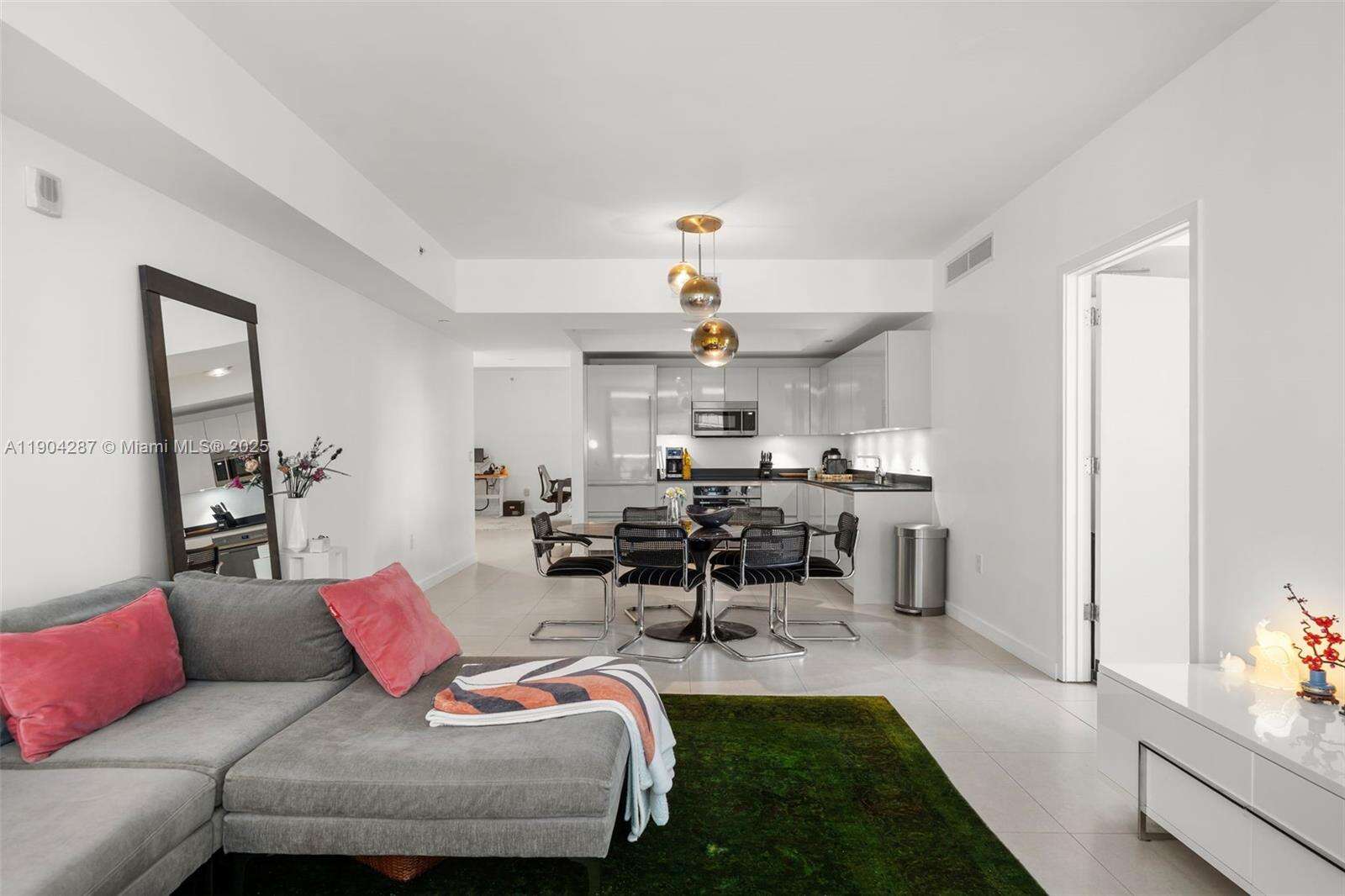 1010 Brickell at 1010 Brickell Ave, Miami, FL 33131 - For Sale photo 12