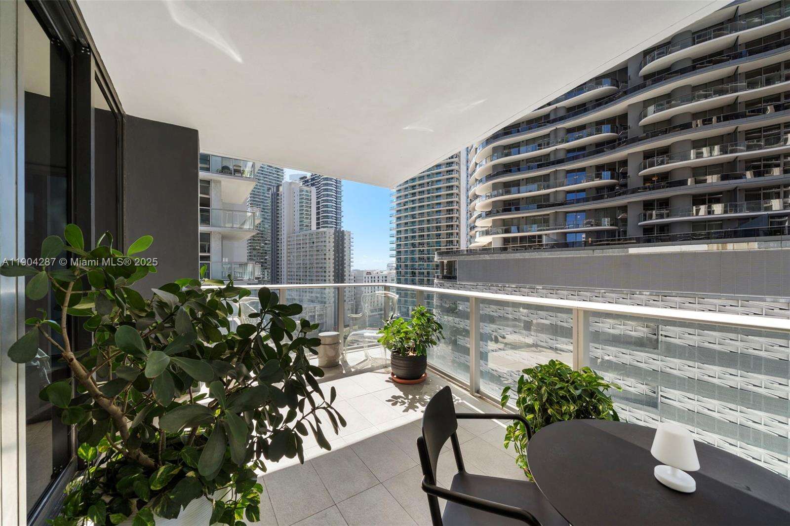 1010 Brickell at 1010 Brickell Ave, Miami, FL 33131 - For Sale photo 13