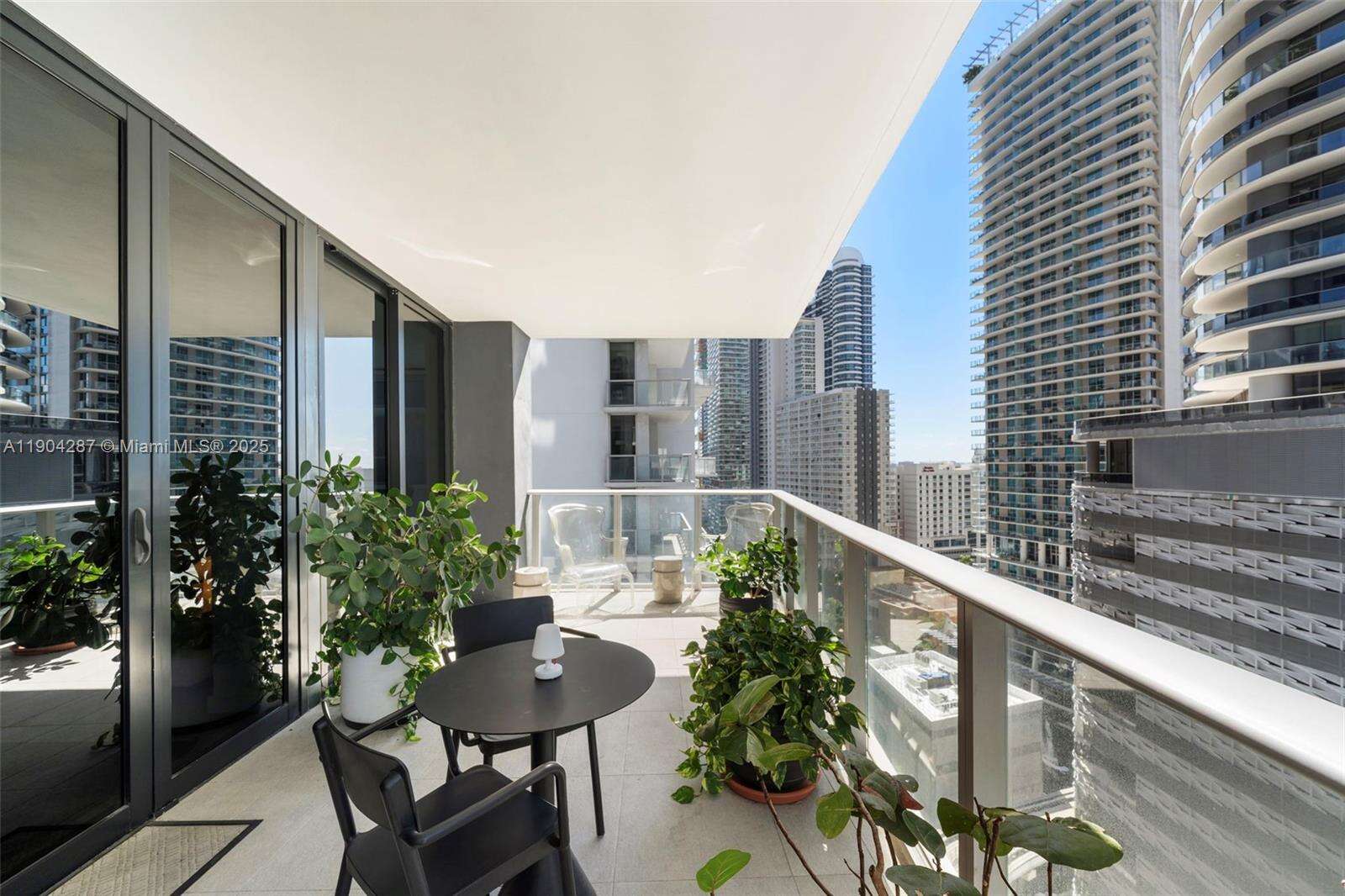 1010 Brickell at 1010 Brickell Ave, Miami, FL 33131 - For Sale photo 14