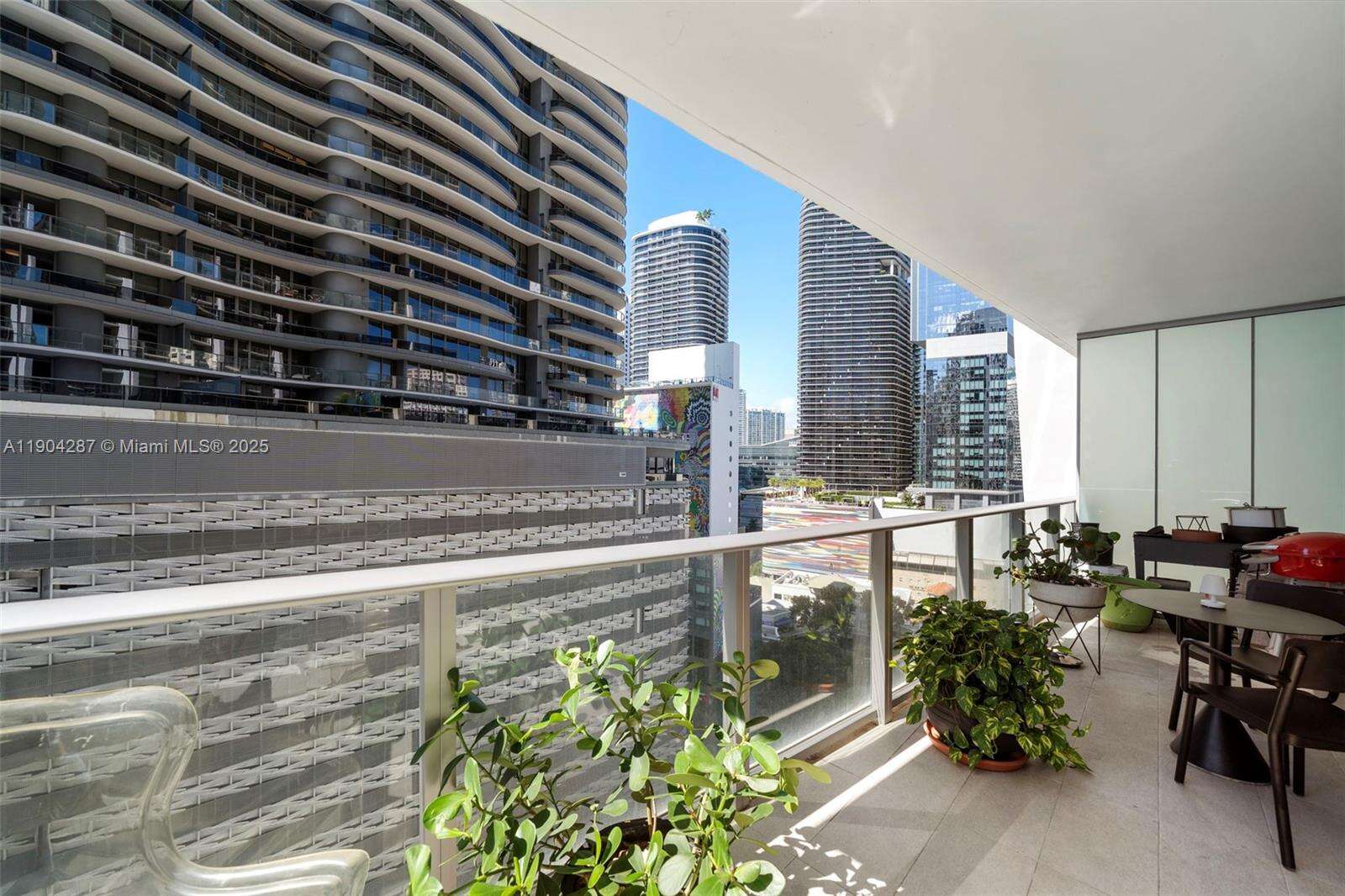 1010 Brickell at 1010 Brickell Ave, Miami, FL 33131 - For Sale photo 16
