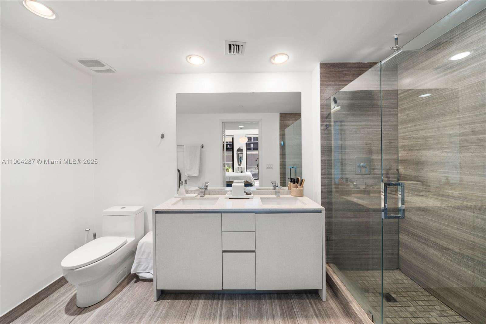 1010 Brickell at 1010 Brickell Ave, Miami, FL 33131 - For Sale photo 22
