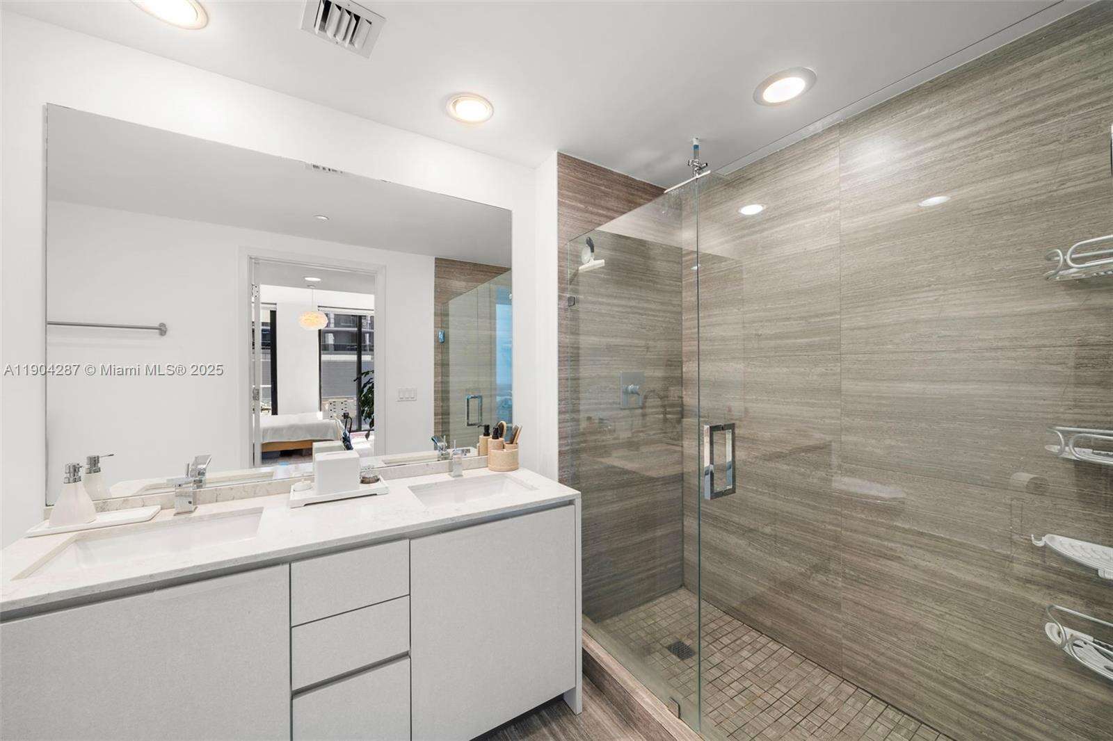 1010 Brickell at 1010 Brickell Ave, Miami, FL 33131 - For Sale photo 23
