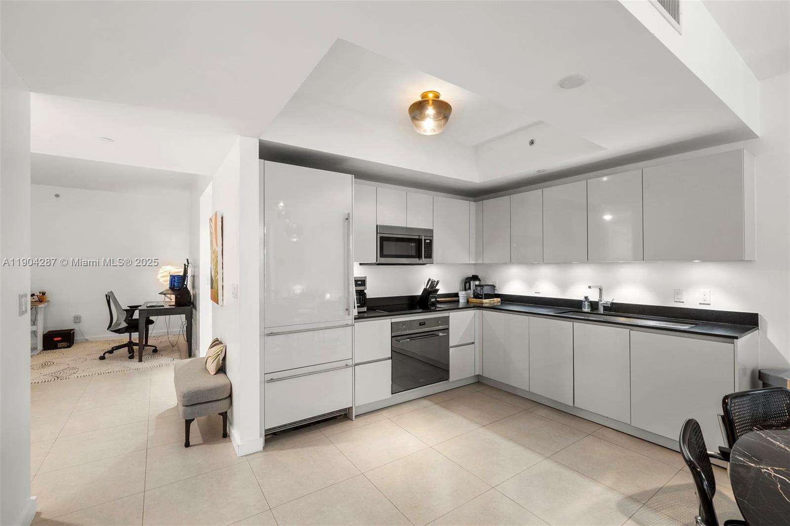 1010 Brickell at 1010 Brickell Ave, Miami, FL 33131 - For Sale photo 4