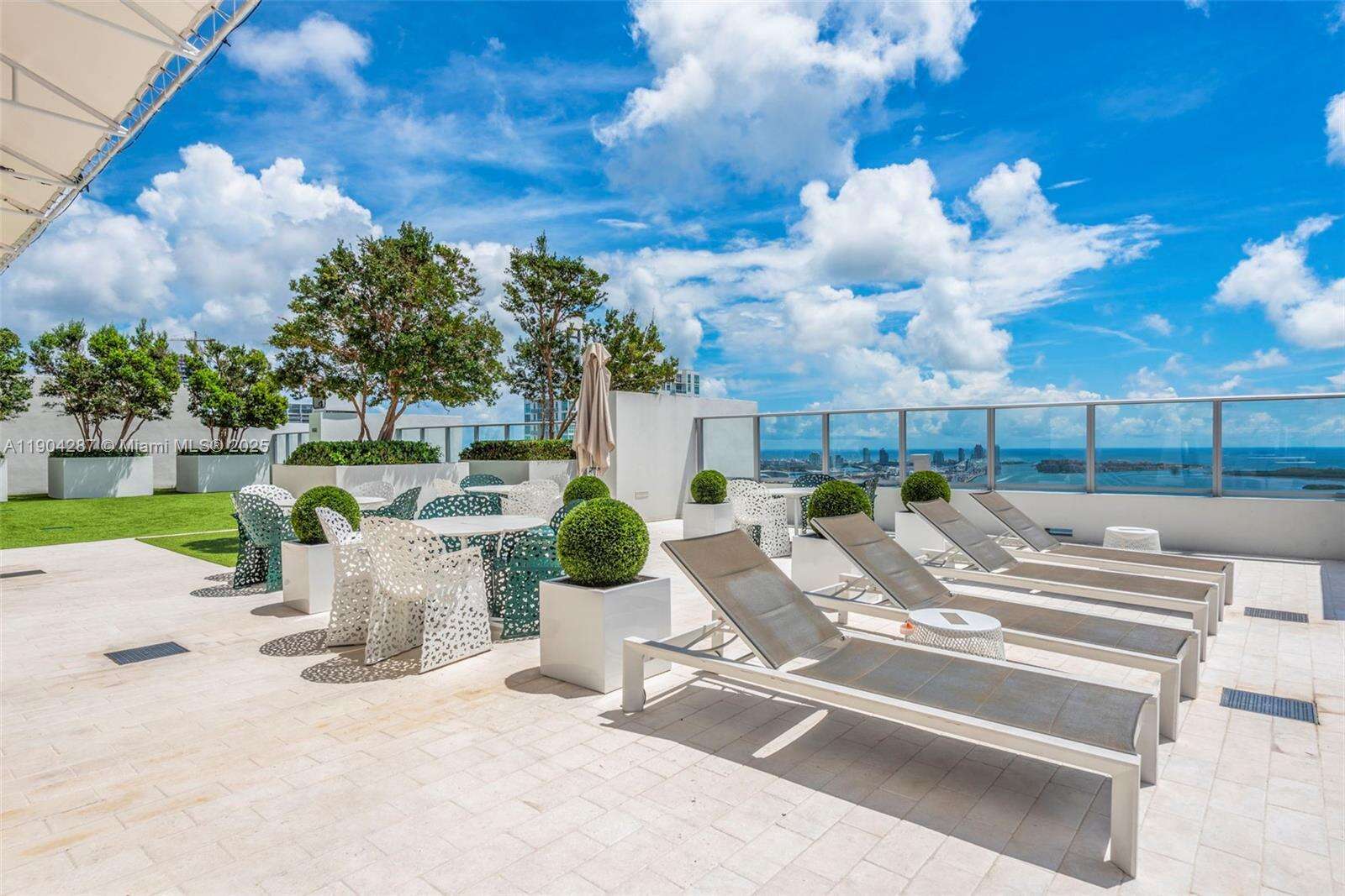 1010 Brickell at 1010 Brickell Ave, Miami, FL 33131 - For Sale photo 32