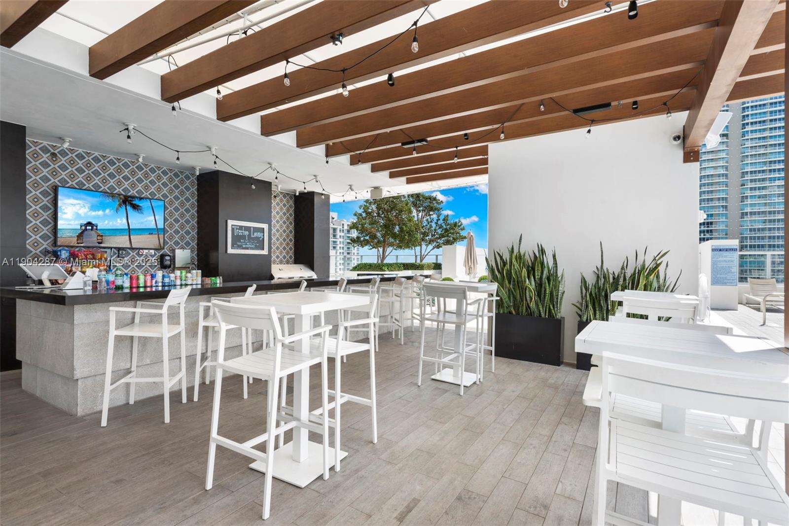 1010 Brickell at 1010 Brickell Ave, Miami, FL 33131 - For Sale photo 34
