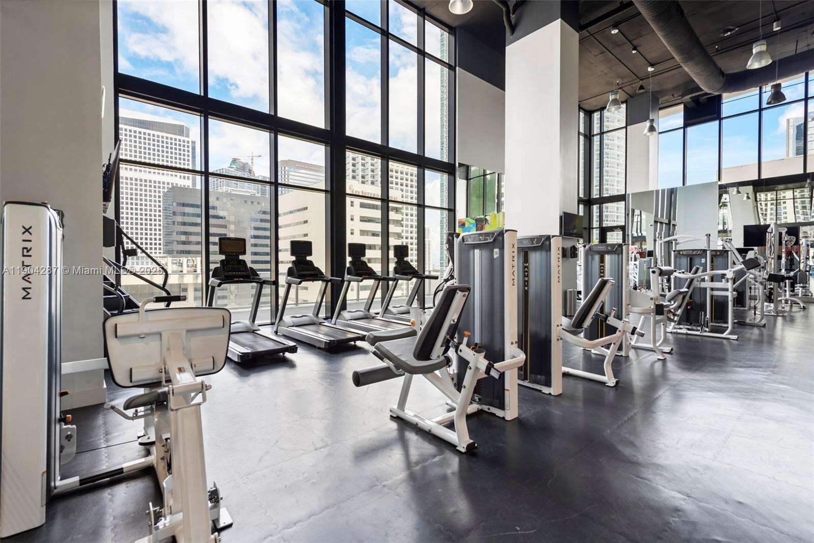 1010 Brickell at 1010 Brickell Ave, Miami, FL 33131 - For Sale photo 39