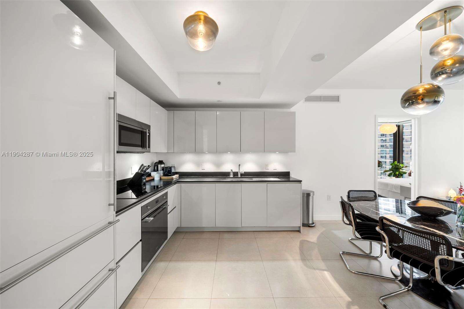 1010 Brickell at 1010 Brickell Ave, Miami, FL 33131 - For Sale photo 6