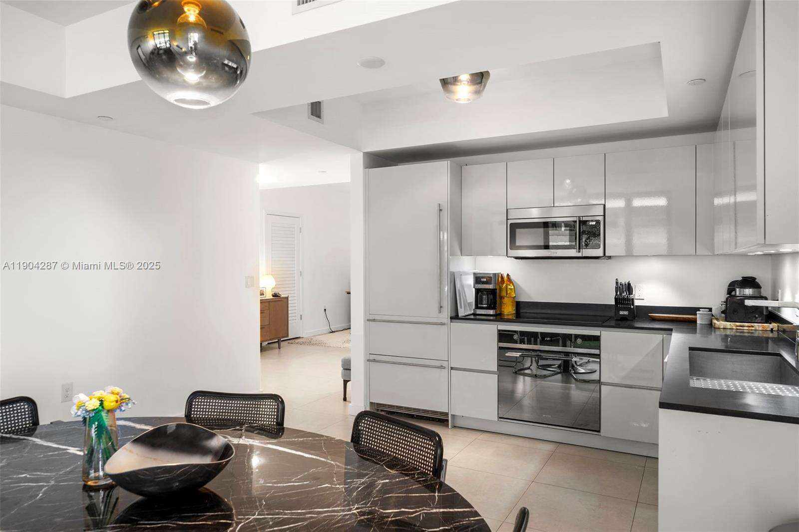 1010 Brickell at 1010 Brickell Ave, Miami, FL 33131 - For Sale photo 7