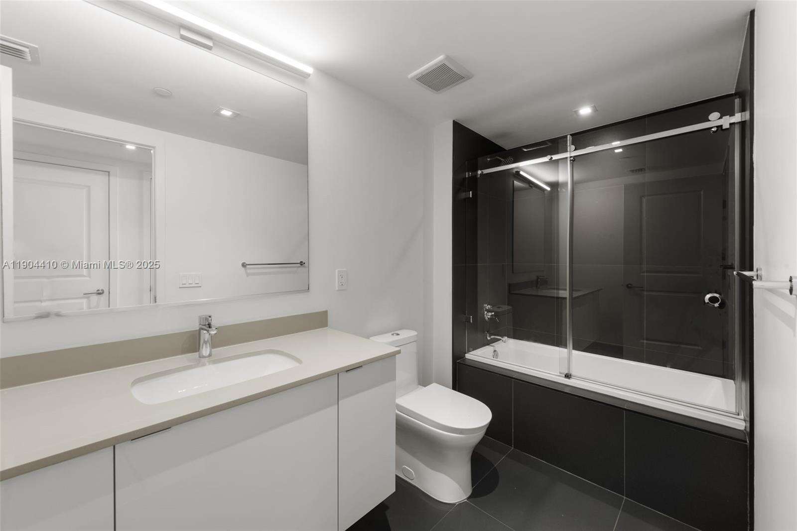 Canvas at 1600 1 Ave, Miami, FL 33132 - For Sale photo 9