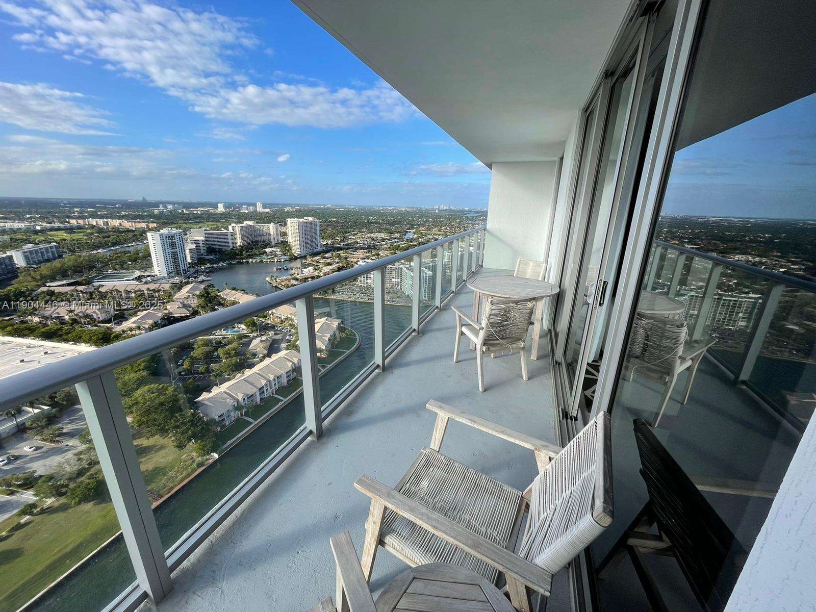 Hyde Beach House at 4010 Ocean Dr, Hollywood, FL 33019 - For Sale photo 6