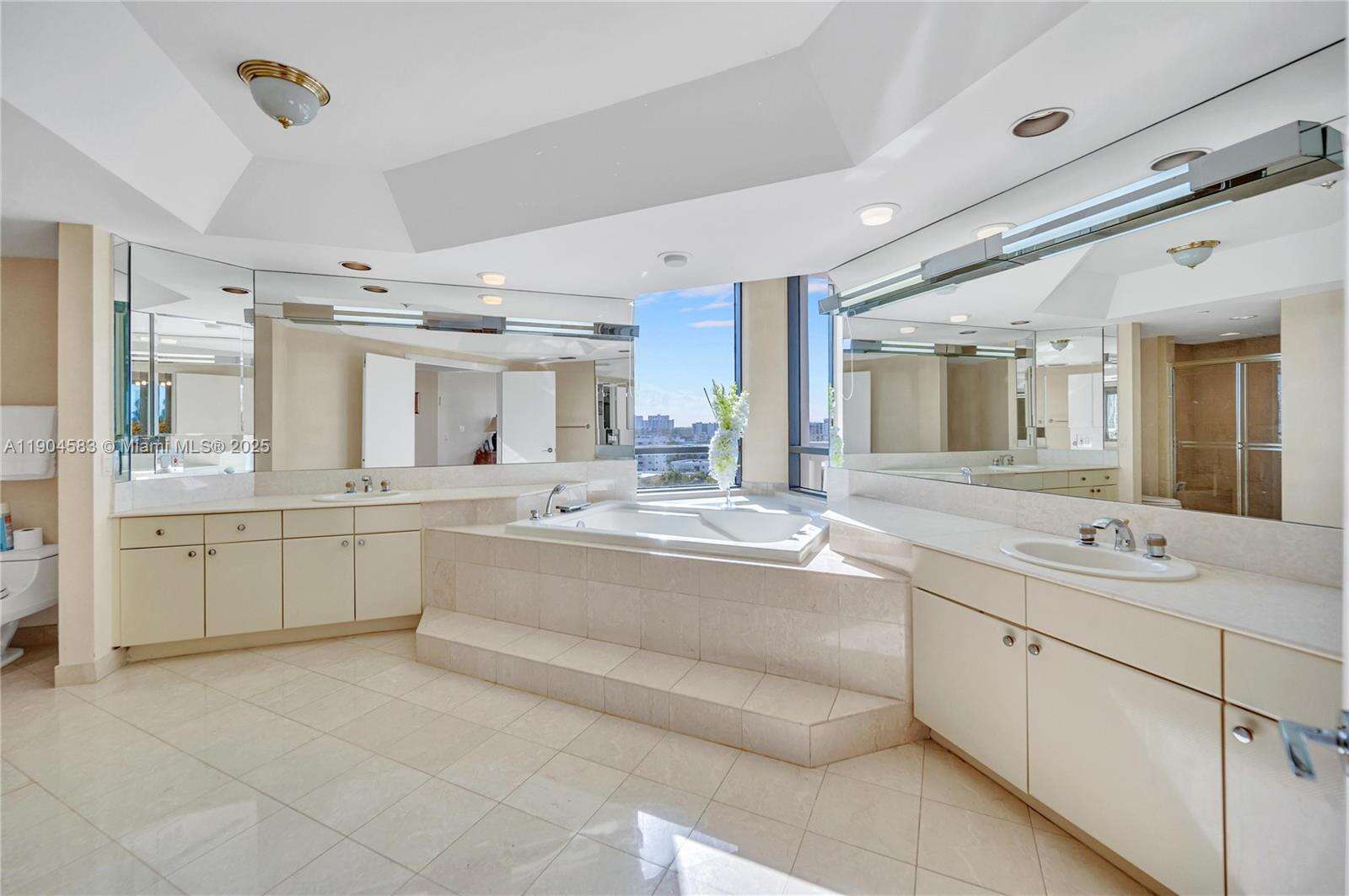 2000 ISL BLVD WILLIAMS ISL - 2000 Island Blvd, Aventura, FL 33160 | Picture 16