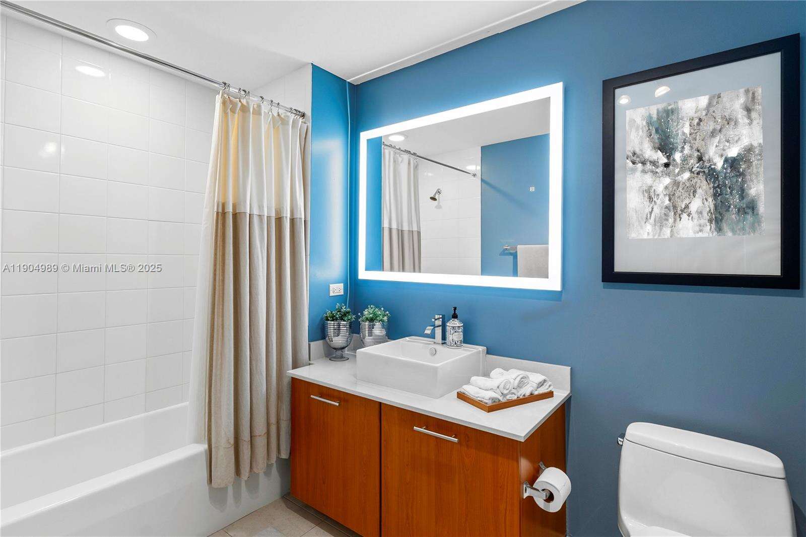 Four Midtown at 3301 1 Ave, Miami, FL 33137 - For Sale photo 16