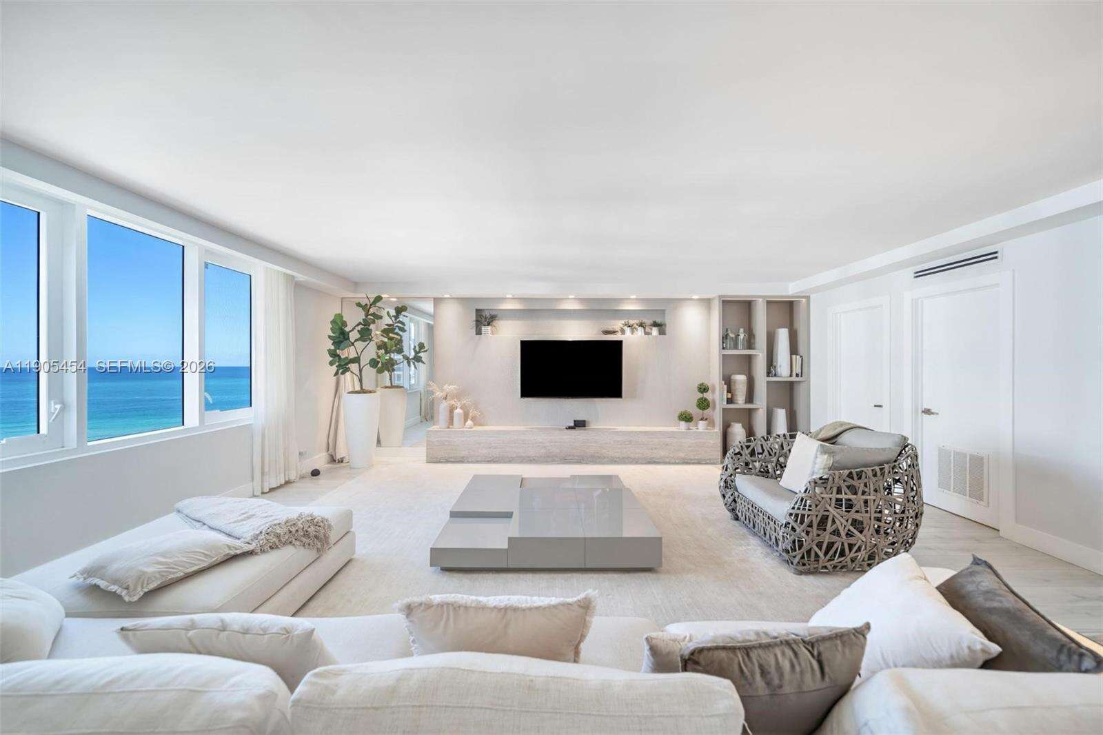 RONEY PALACE - 2301 Collins Ave, Miami Beach, FL 33139 | Picture 3