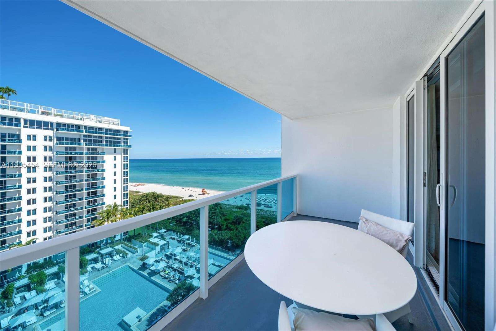 RONEY PALACE - 2301 Collins Ave, Miami Beach, FL 33139 | Picture 4