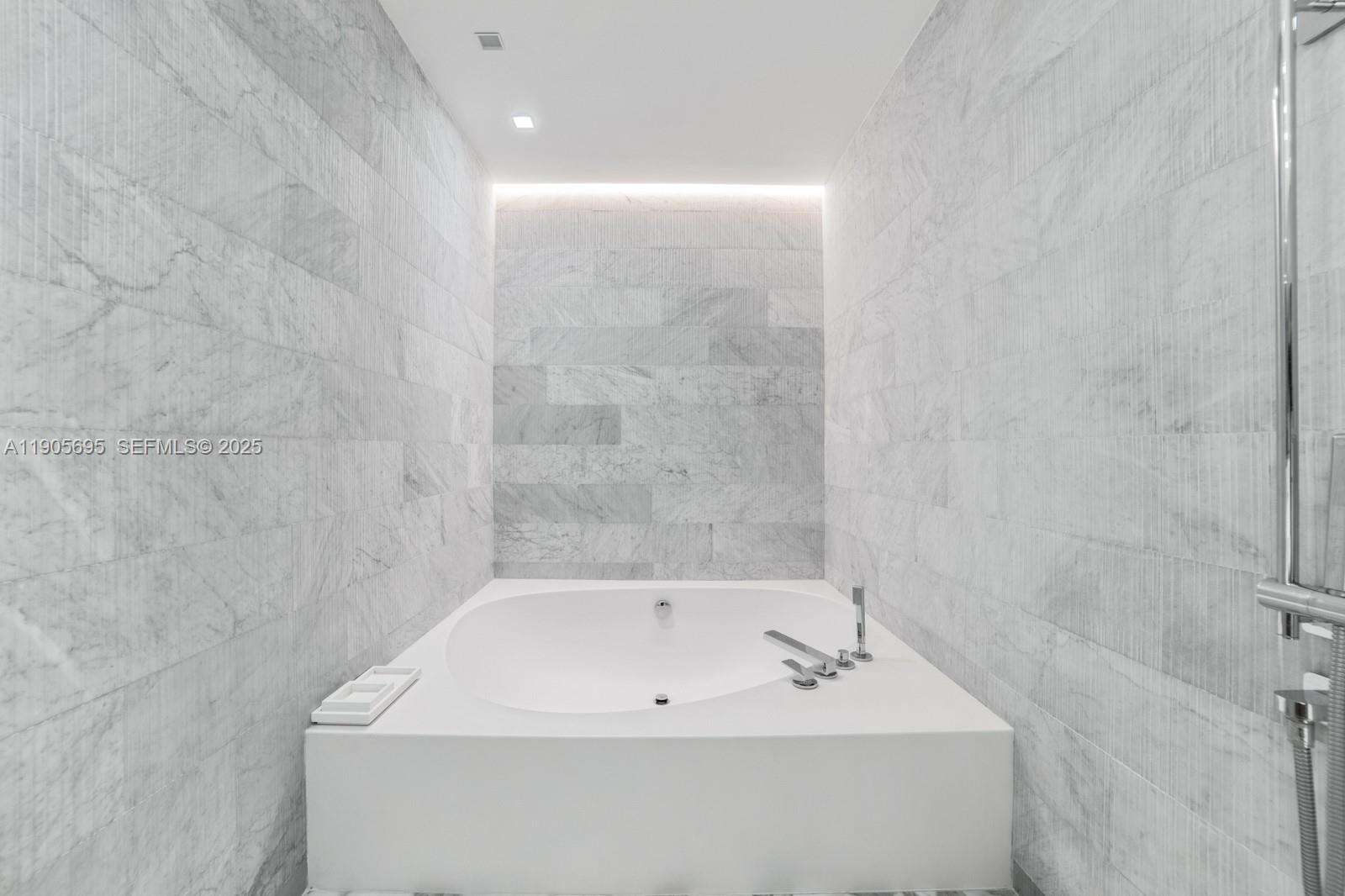 OCEANA BAL HARBOUR - 10201 Collins Ave, Bal Harbour, FL 33154 | Picture 19