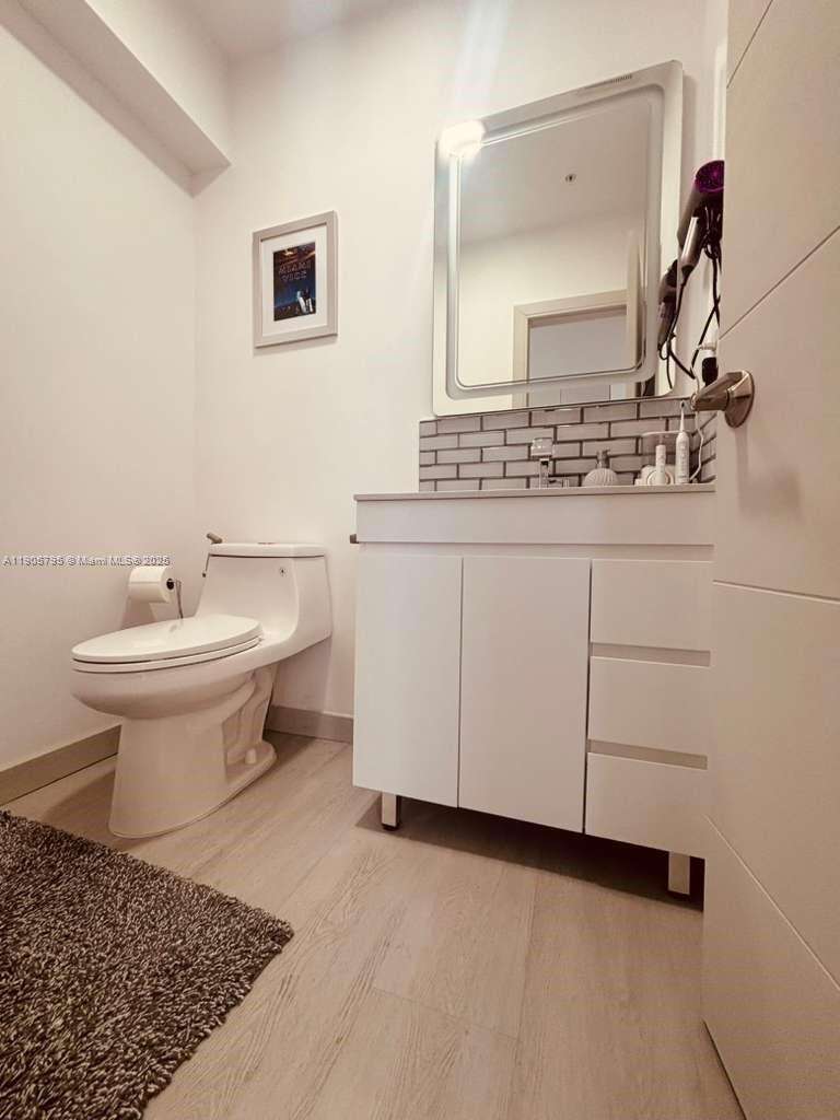 Clearview Towers at 2829 Indian Creek Dr, Miami Beach, FL 33140 - For Sale photo 3