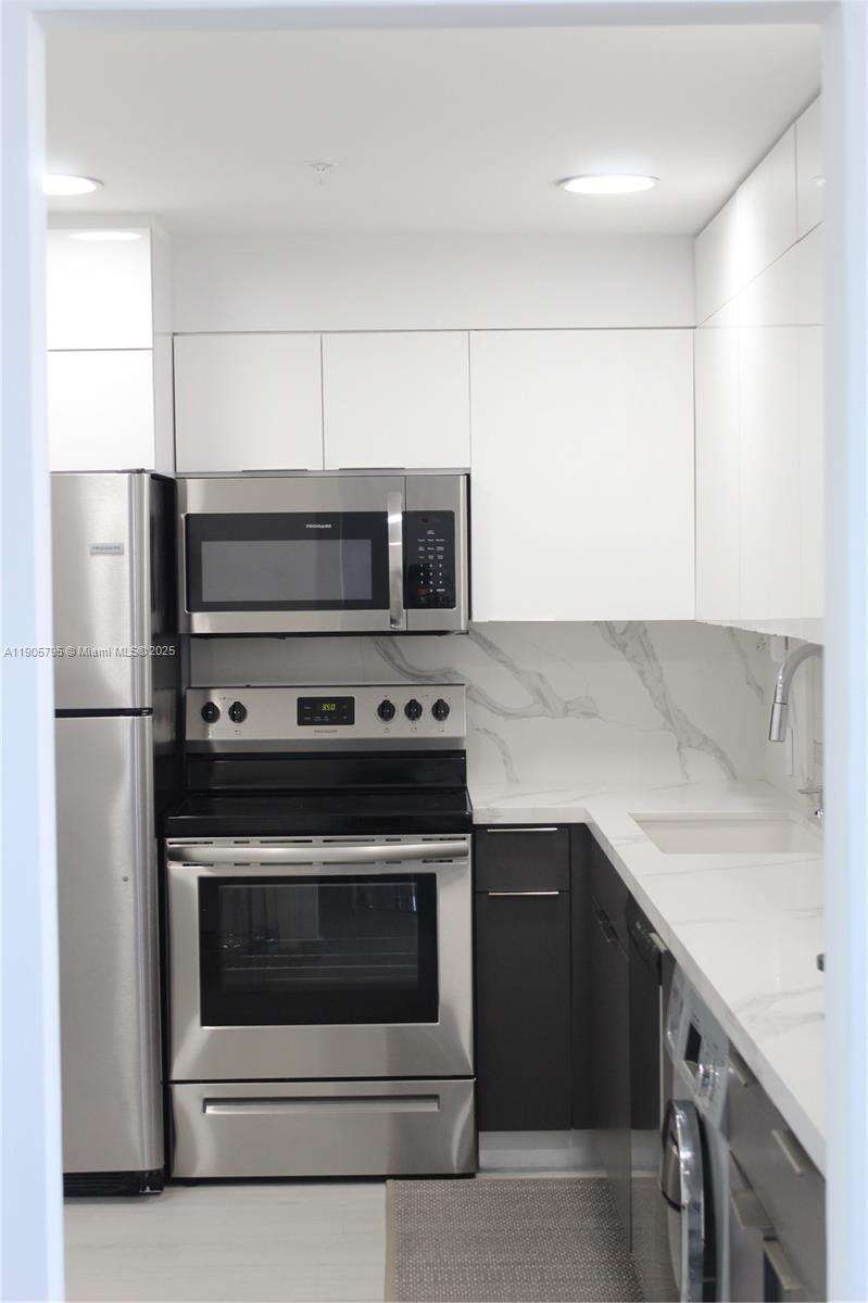 Clearview Towers at 2829 Indian Creek Dr, Miami Beach, FL 33140 - For Sale photo 9