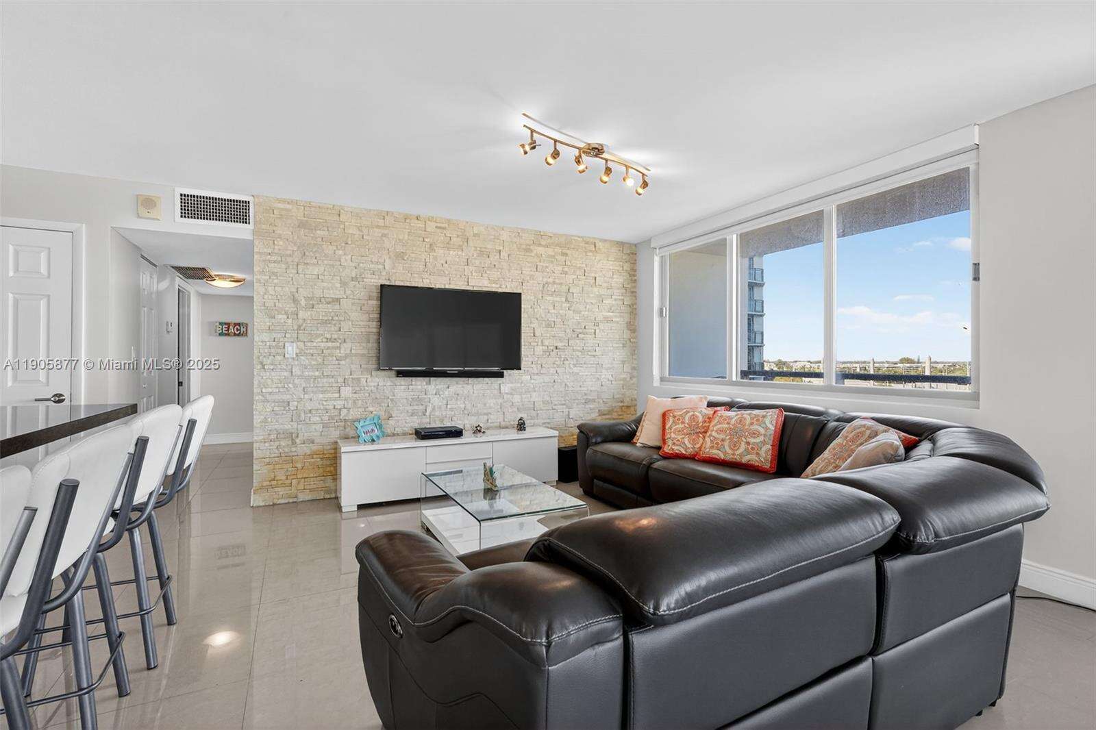 Burleigh House at 7135 Collins Ave, Miami Beach, FL 33141 - For Sale photo 14