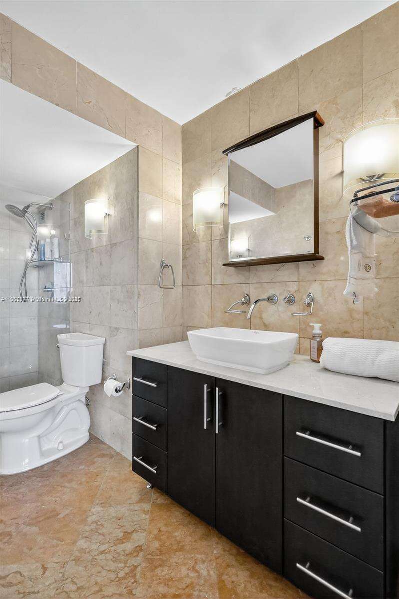 Burleigh House at 7135 Collins Ave, Miami Beach, FL 33141 - For Sale photo 30