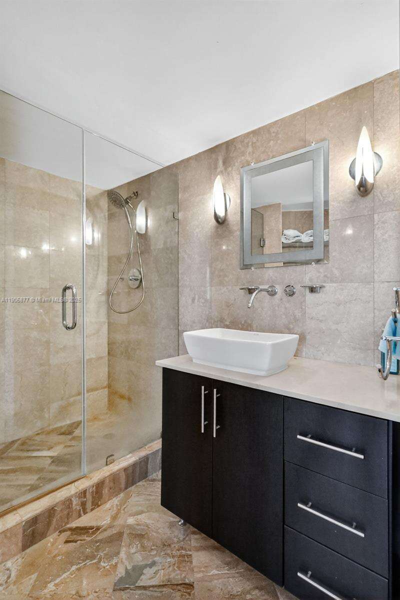 Burleigh House at 7135 Collins Ave, Miami Beach, FL 33141 - For Sale photo 36