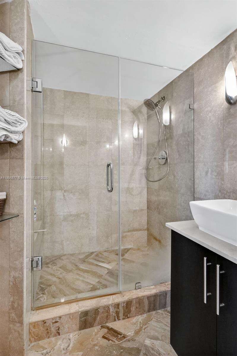 Burleigh House at 7135 Collins Ave, Miami Beach, FL 33141 - For Sale photo 37
