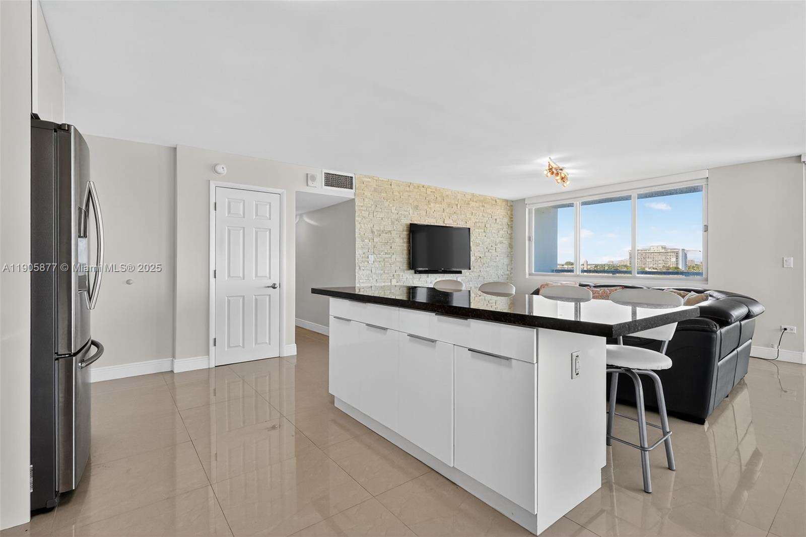 Burleigh House at 7135 Collins Ave, Miami Beach, FL 33141 - For Sale photo 10