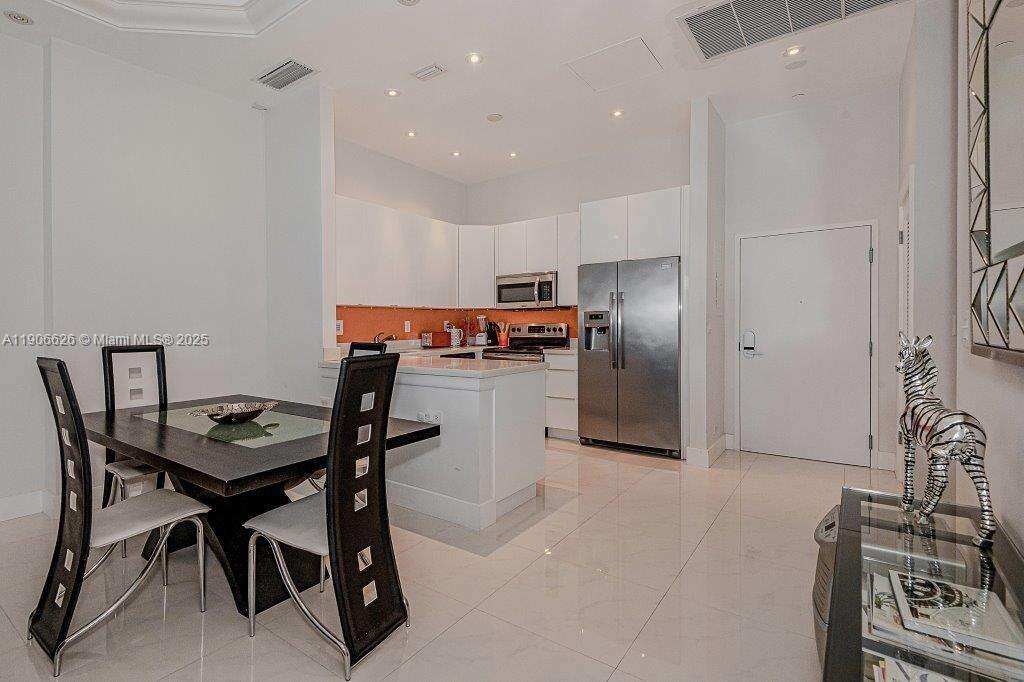 RONEY PALACE - 2301 Collins Ave, Miami Beach, FL 33139 | Picture 12