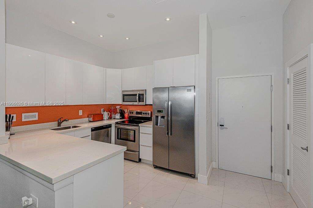 RONEY PALACE - 2301 Collins Ave, Miami Beach, FL 33139 | Picture 13