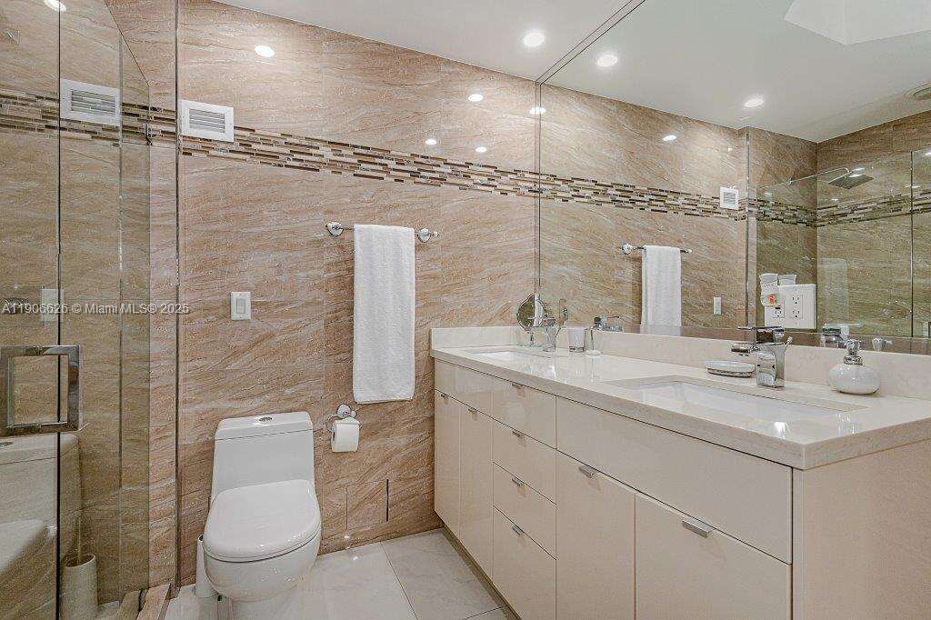 RONEY PALACE - 2301 Collins Ave, Miami Beach, FL 33139 | Picture 19