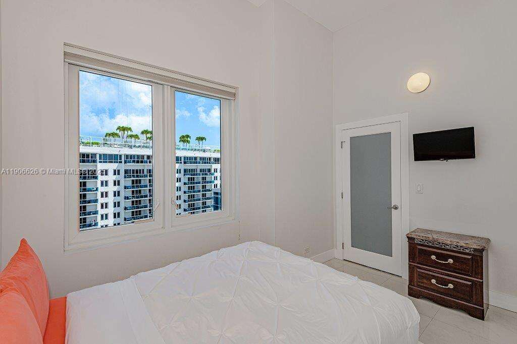 RONEY PALACE - 2301 Collins Ave, Miami Beach, FL 33139 | Picture 23