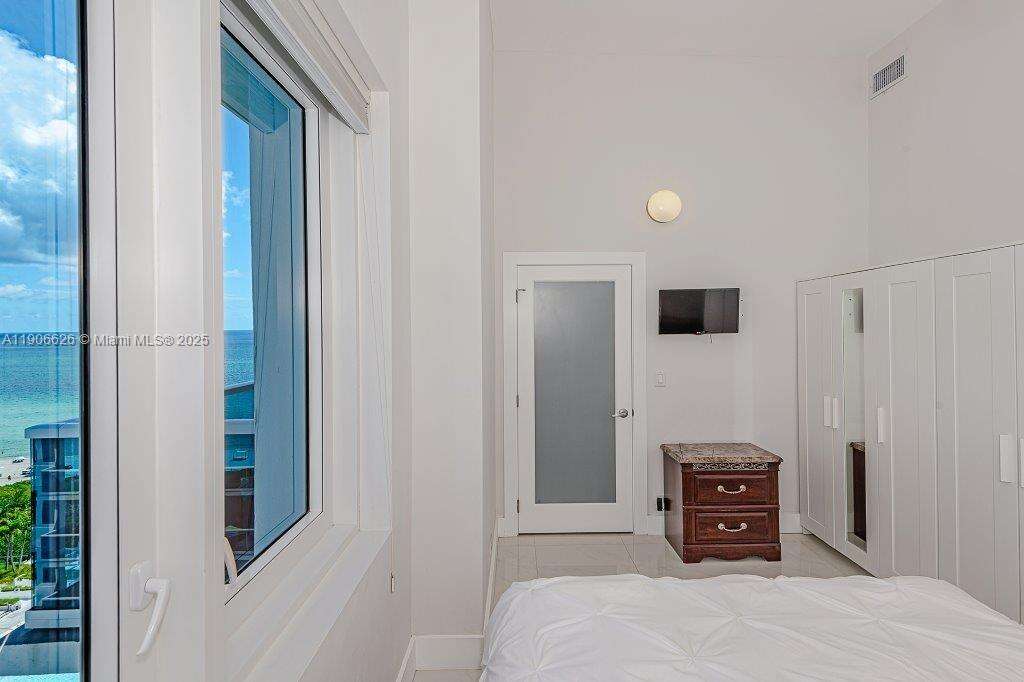 RONEY PALACE - 2301 Collins Ave, Miami Beach, FL 33139 | Picture 25