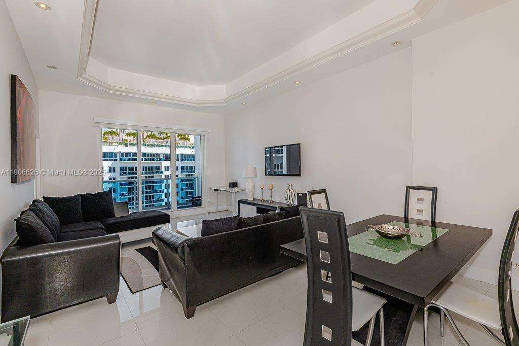 RONEY PALACE - 2301 Collins Ave, Miami Beach, FL 33139 | Picture 5