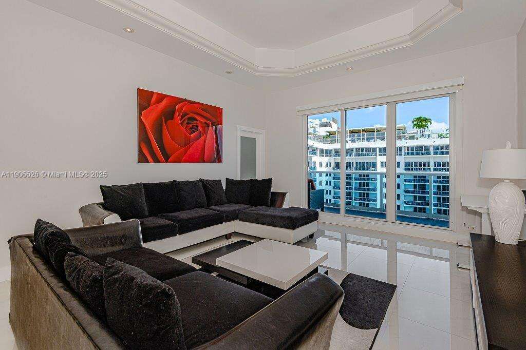 RONEY PALACE - 2301 Collins Ave, Miami Beach, FL 33139 | Picture 6