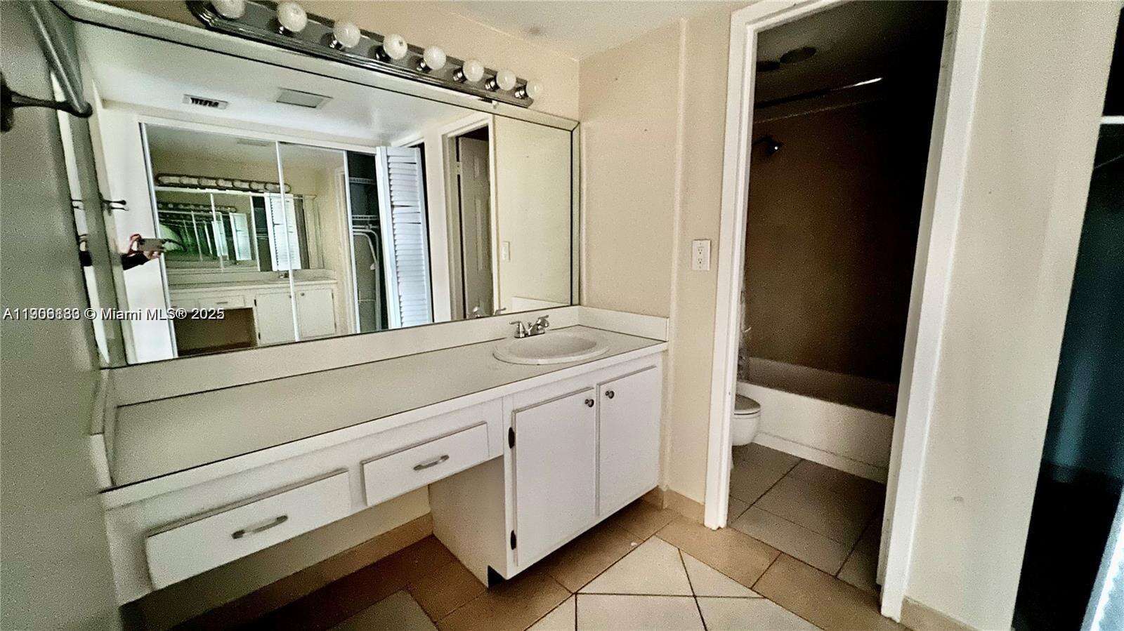 Arlen House at 100 Bayview Dr, Sunny Isles Beach, FL 33160 - For Sale photo 9