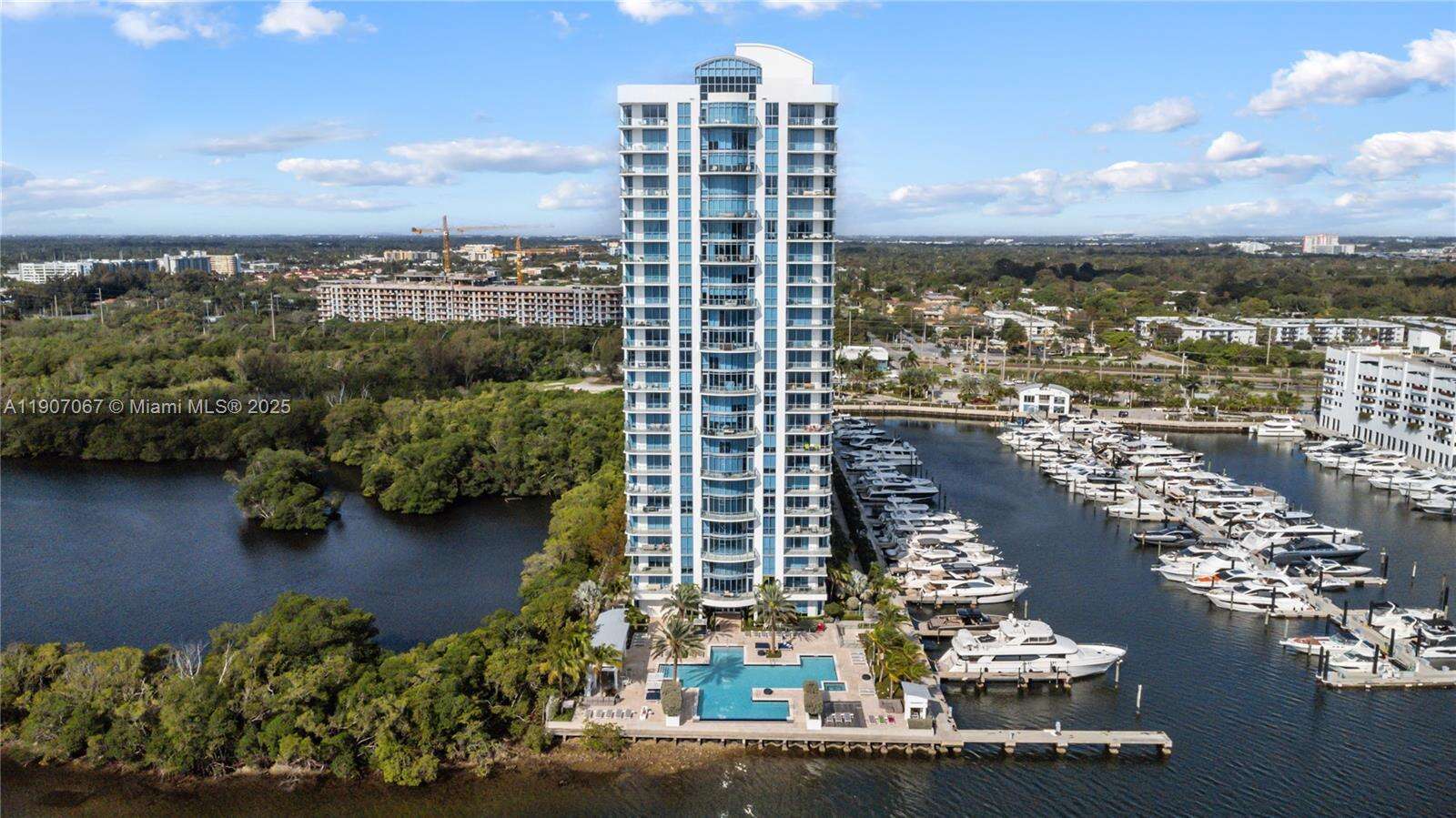 MARINA PALMS RESIDENCES SOUTH - 17111 Biscayne Blvd, North Miami Beach, FL 33160 | Picture 2