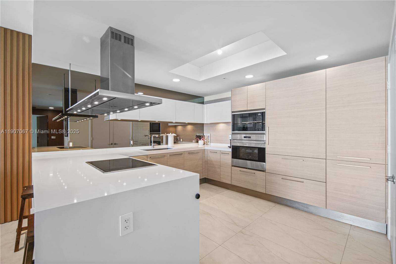 MARINA PALMS RESIDENCES SOUTH - 17111 Biscayne Blvd, North Miami Beach, FL 33160 | Picture 11