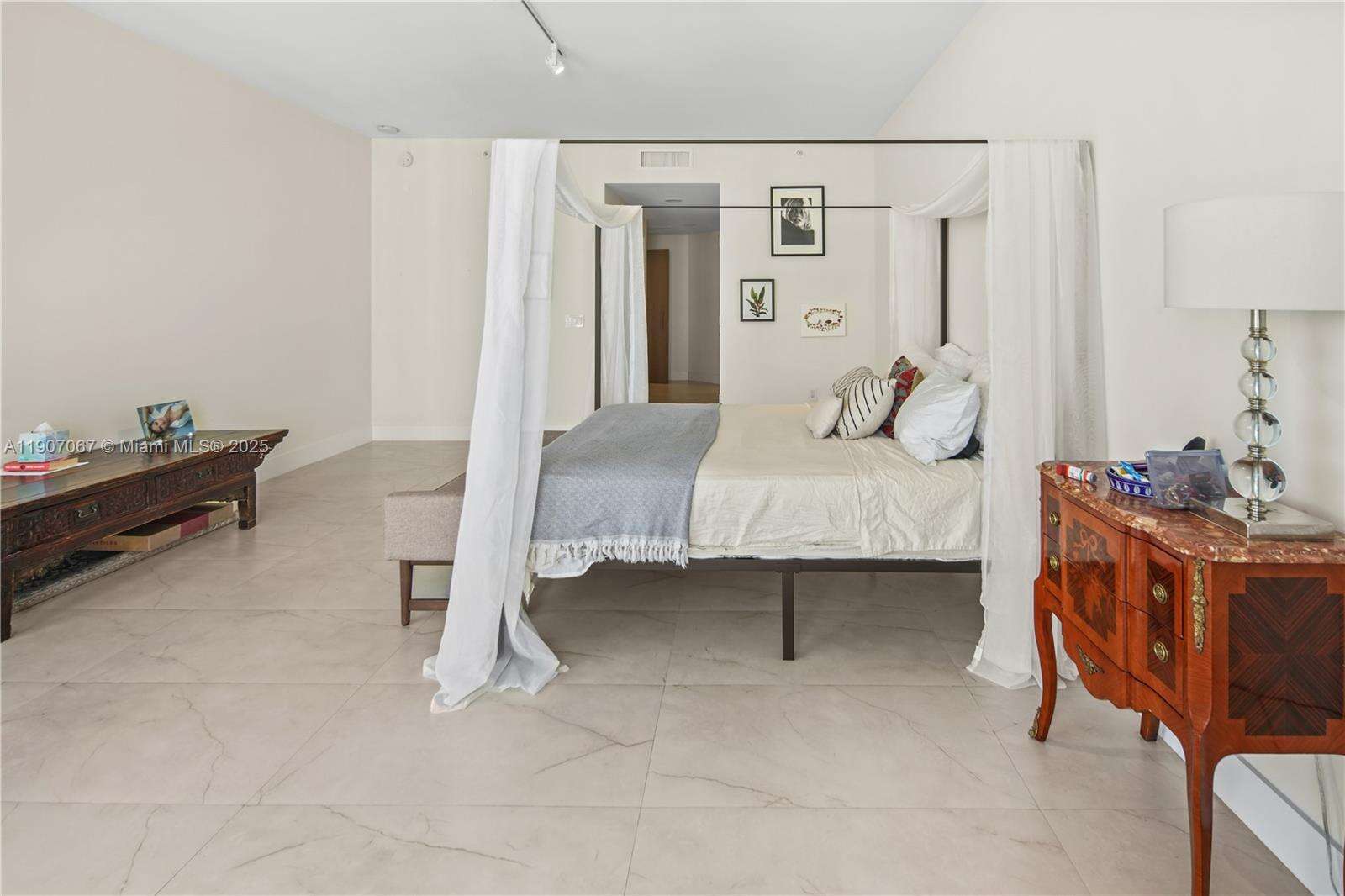 MARINA PALMS RESIDENCES SOUTH - 17111 Biscayne Blvd, North Miami Beach, FL 33160 | Picture 17