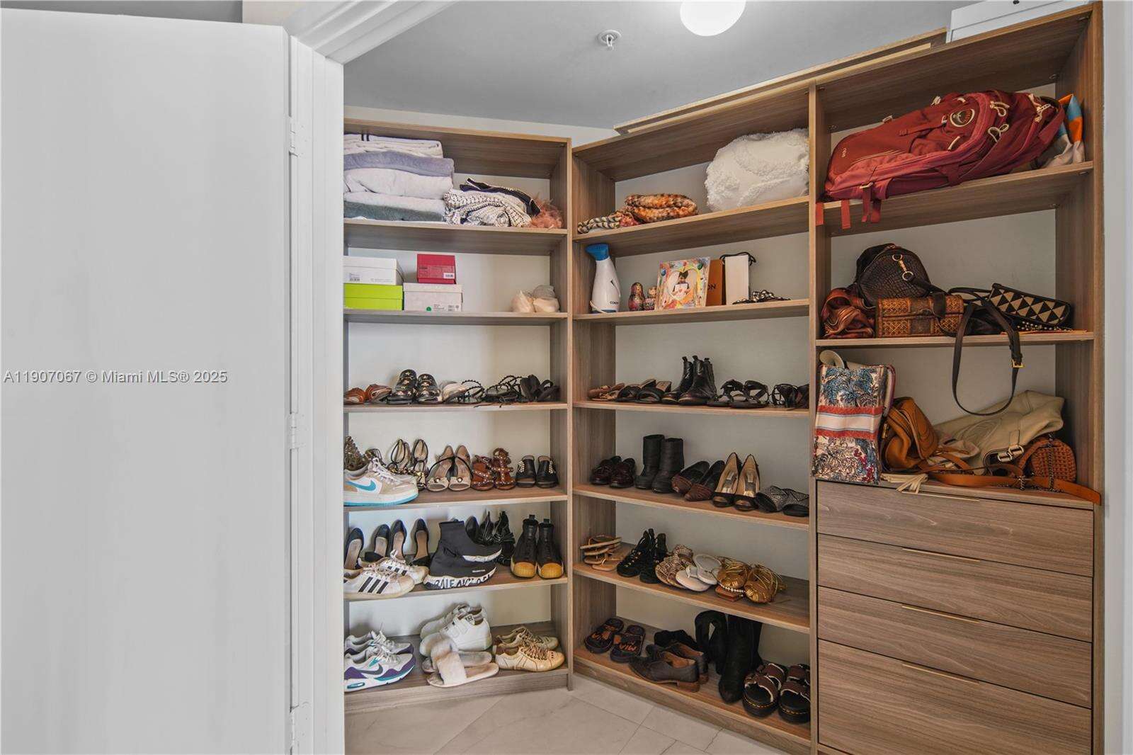 MARINA PALMS RESIDENCES SOUTH - 17111 Biscayne Blvd, North Miami Beach, FL 33160 | Picture 20